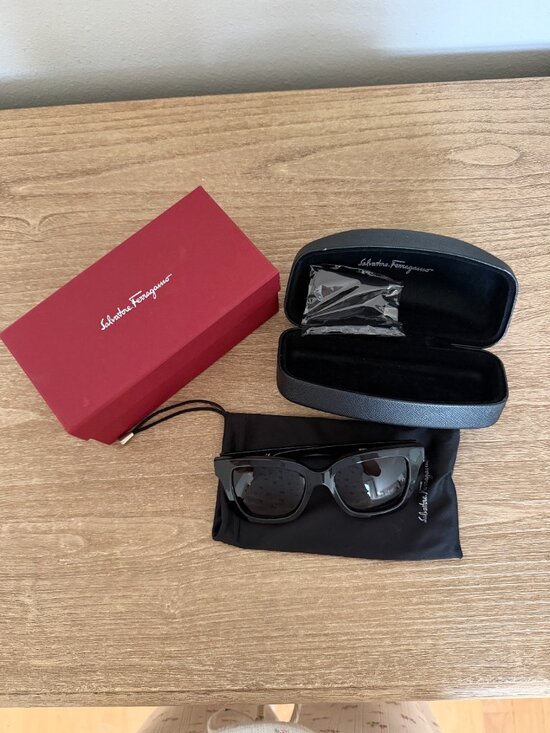 Salvatore Ferragamo Black 53mm Oversized Sunglasses main image 6